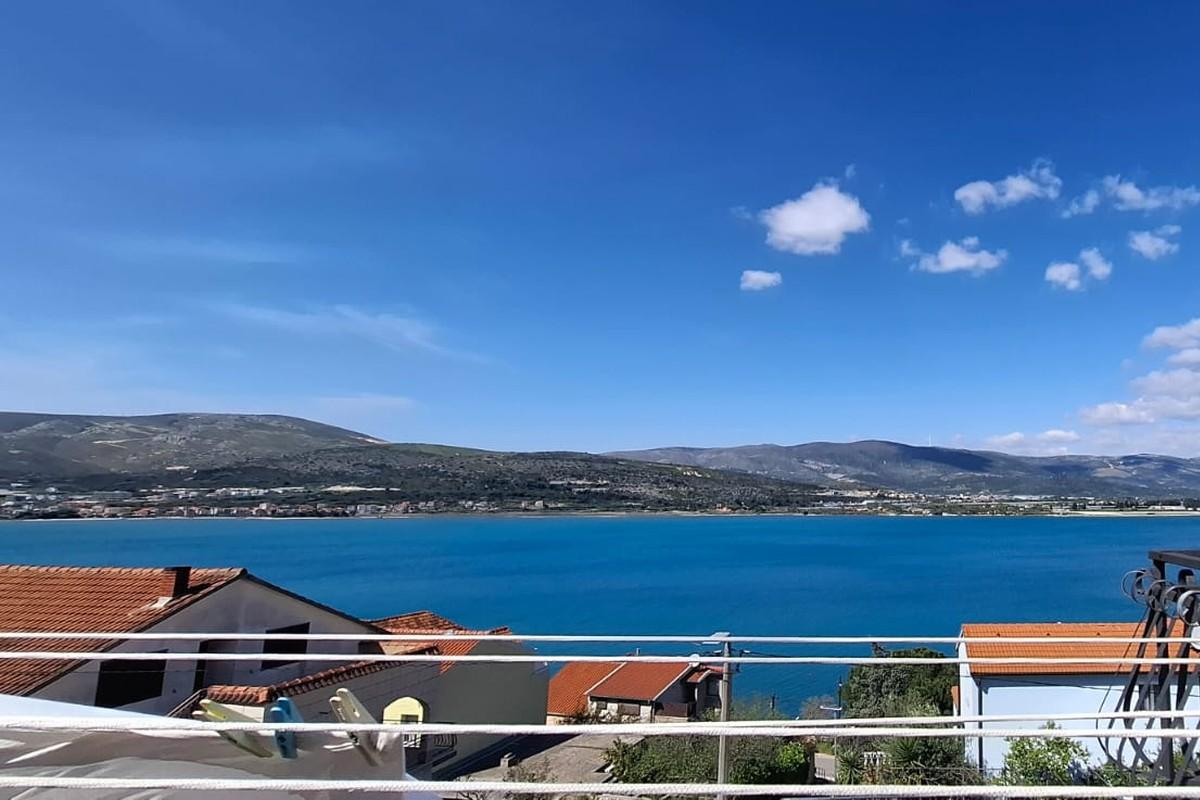 Apartmanska kuća s pogledom na more