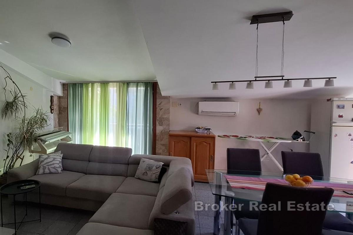 Apartmanska kuća s pogledom na more