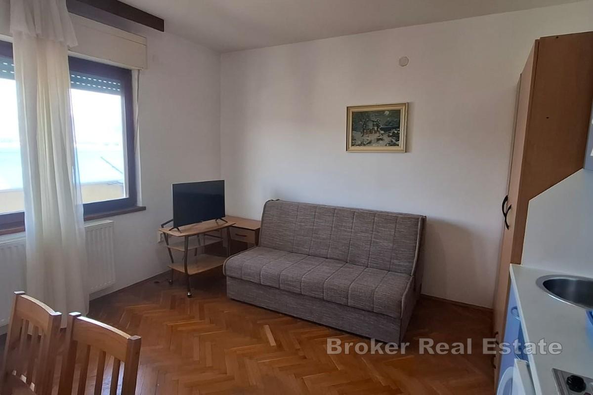 Apartmanska kuća s pogledom na more