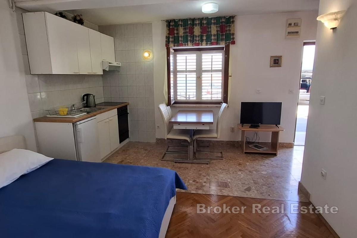 Apartmanska kuća s pogledom na more