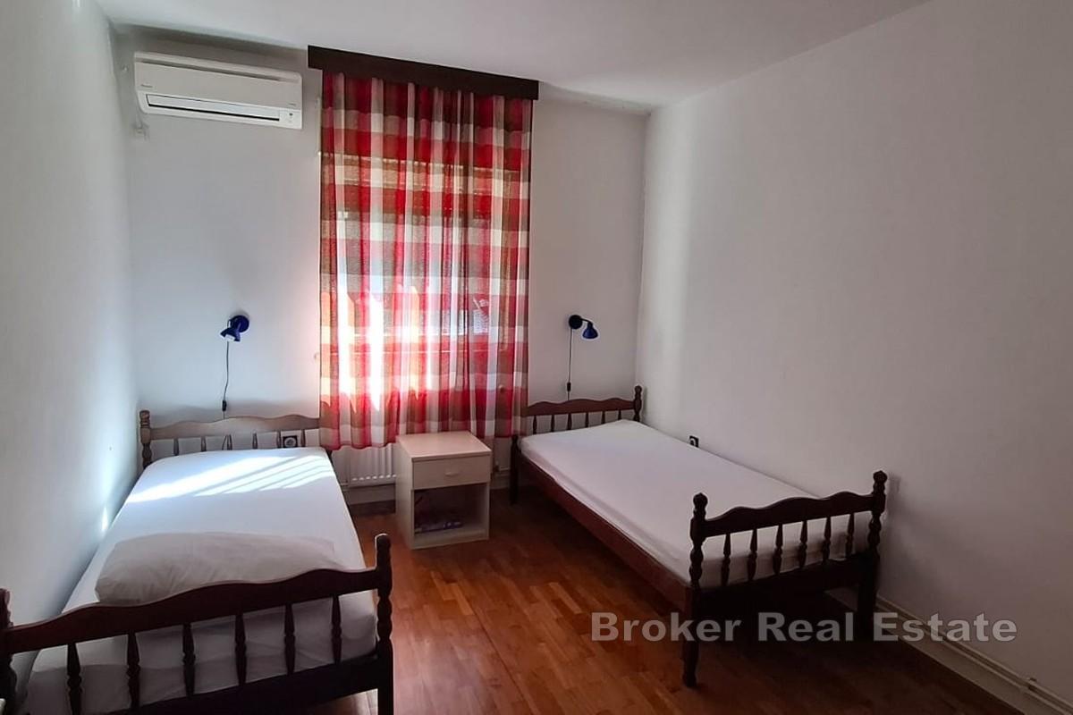 Apartmanska kuća s pogledom na more