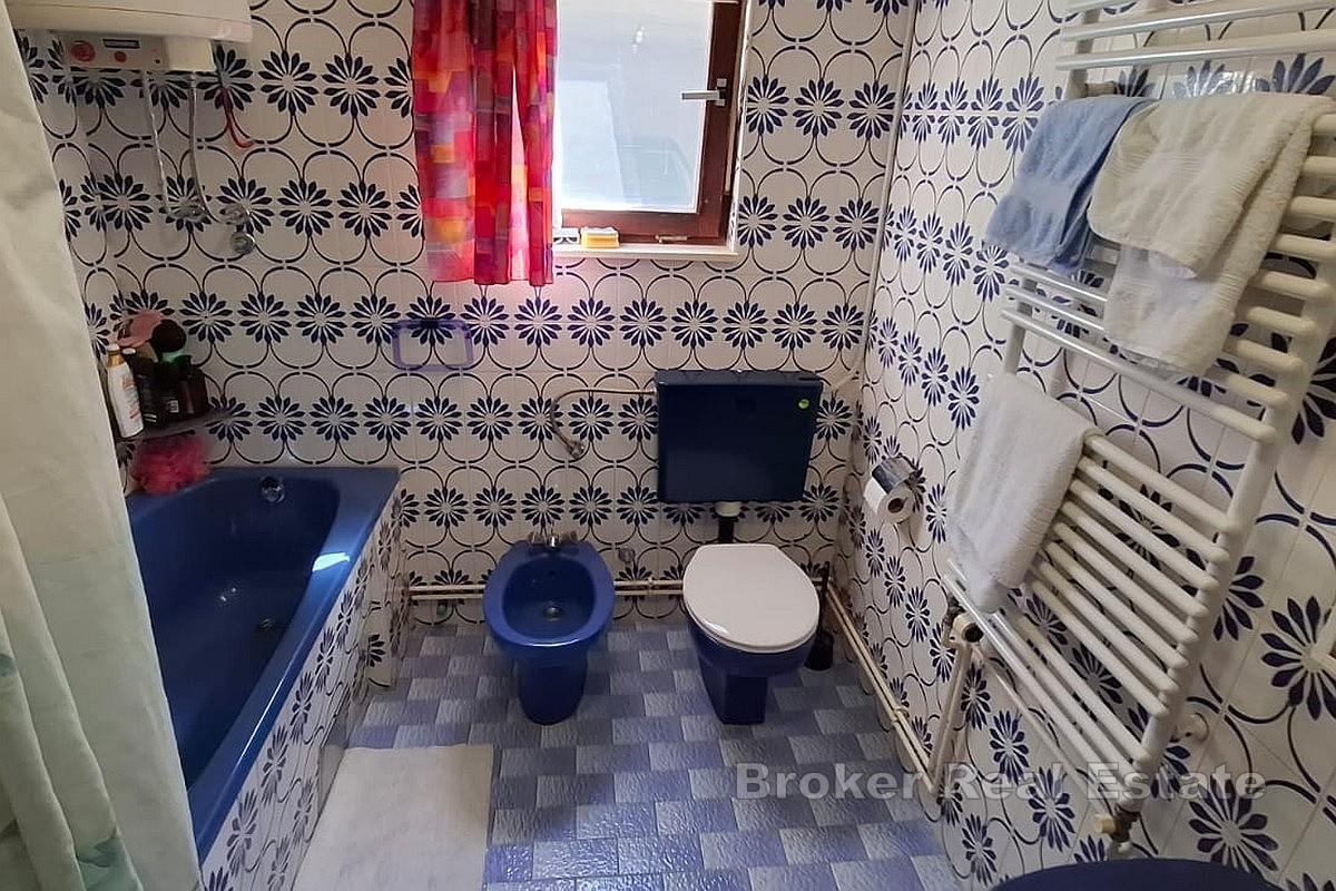 Apartmanska kuća s pogledom na more