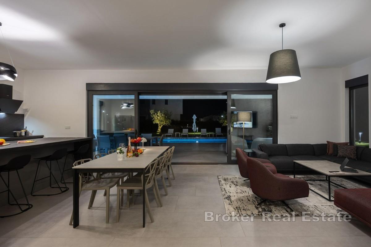 Elegant privat luksusvilla med basseng