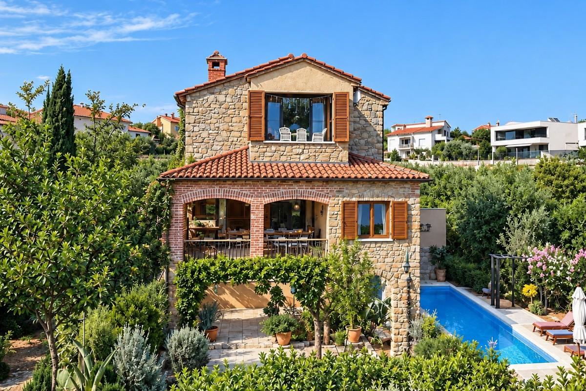 Villa mit Meerblick, Pool, Sauna und mediterranem Garten