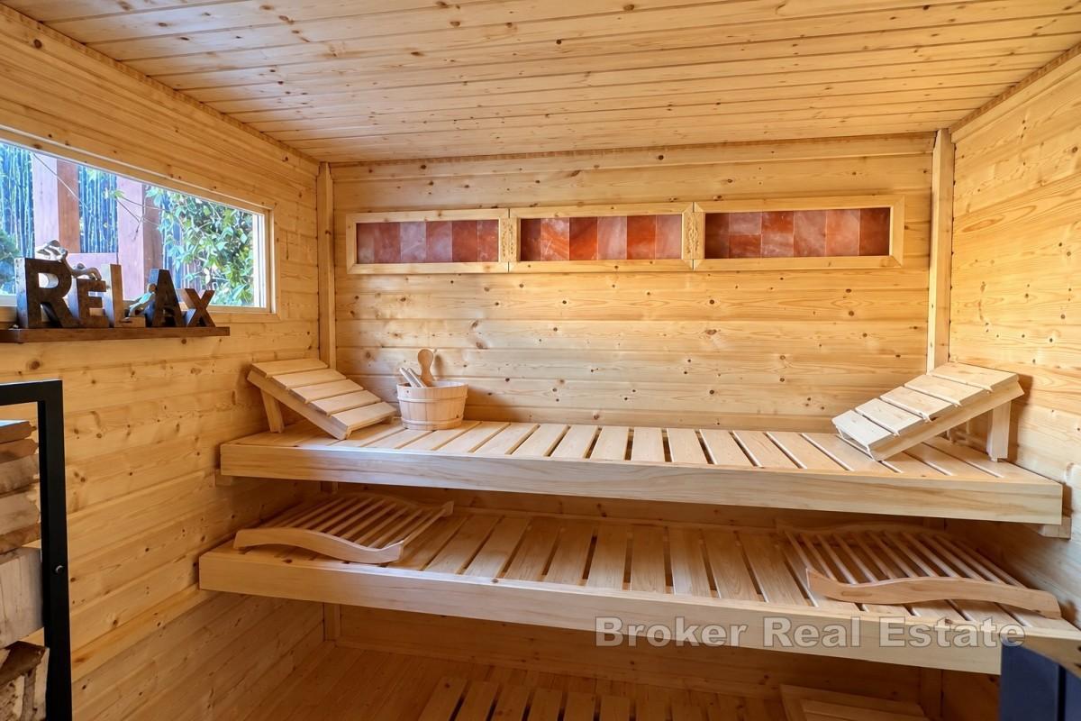 Villa mit Meerblick, Pool, Sauna und mediterranem Garten