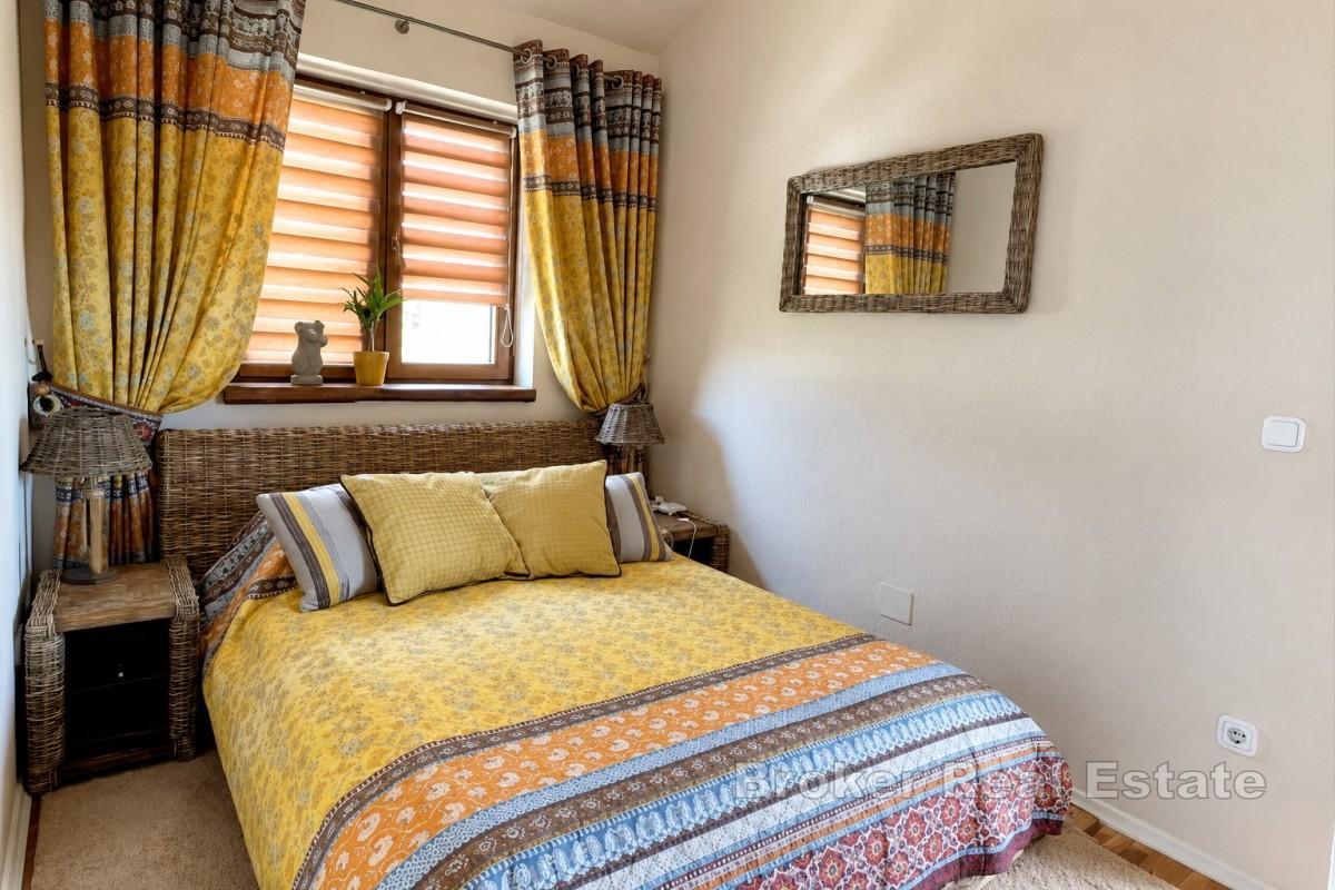 Villa mit Meerblick, Pool, Sauna und mediterranem Garten