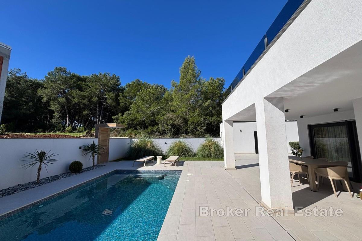 Willa rodzinna z basenem i przestronnym ogrodem w Puli