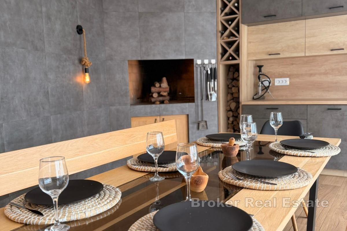 Familievilla med basseng og romslig hage i Pula