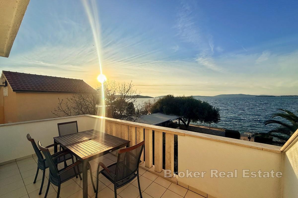 Immeuble d'appartements en bord de mer