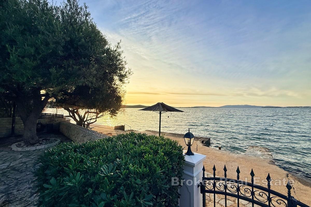 Immeuble d'appartements en bord de mer