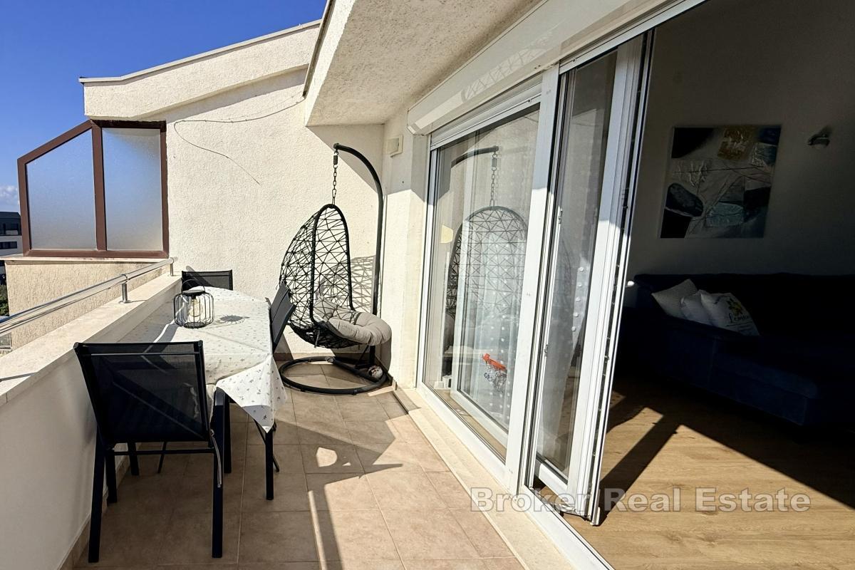 Confortevole appartamento trilocale vicino al mare con vista mare