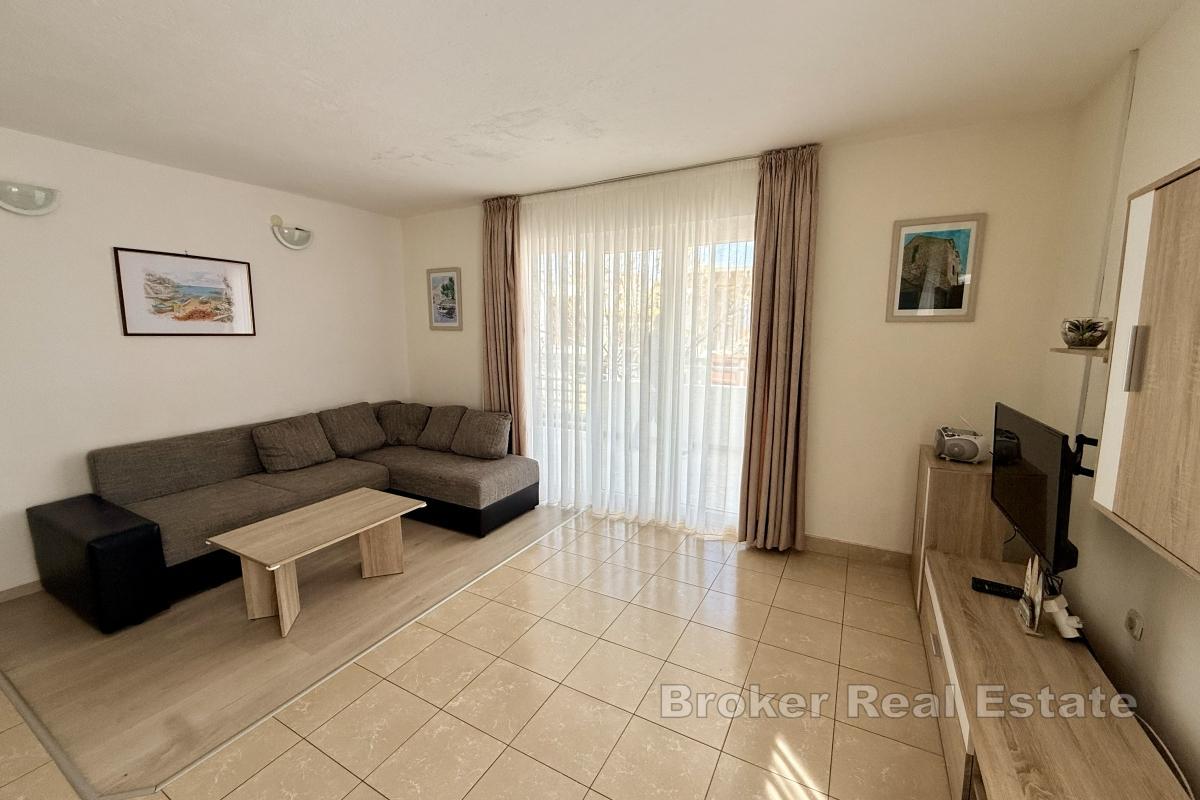 Casa con due appartamenti in posizione eccellente vicino alla spiaggia