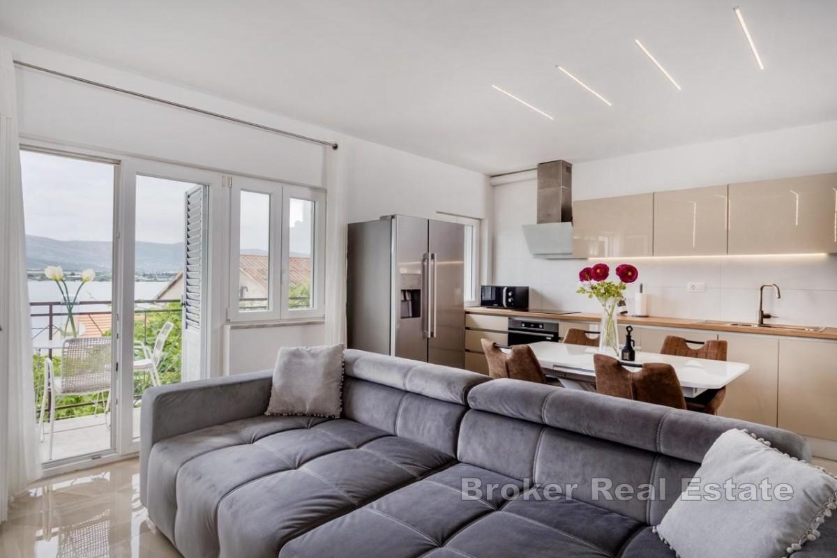 Appartamento in posizione tranquilla con vista mare e ampio giardino