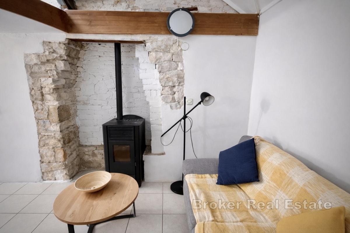 Stenhus med två bostäder