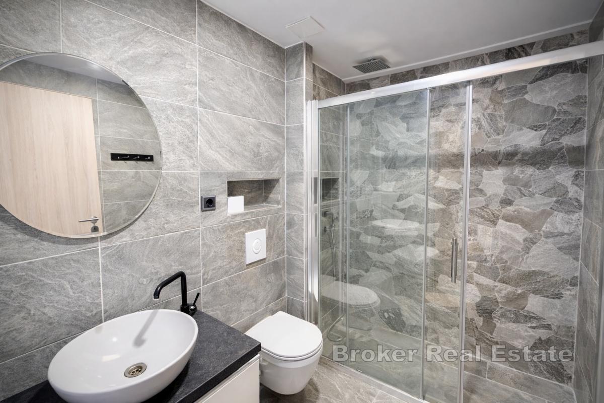 Stenhus med två bostäder