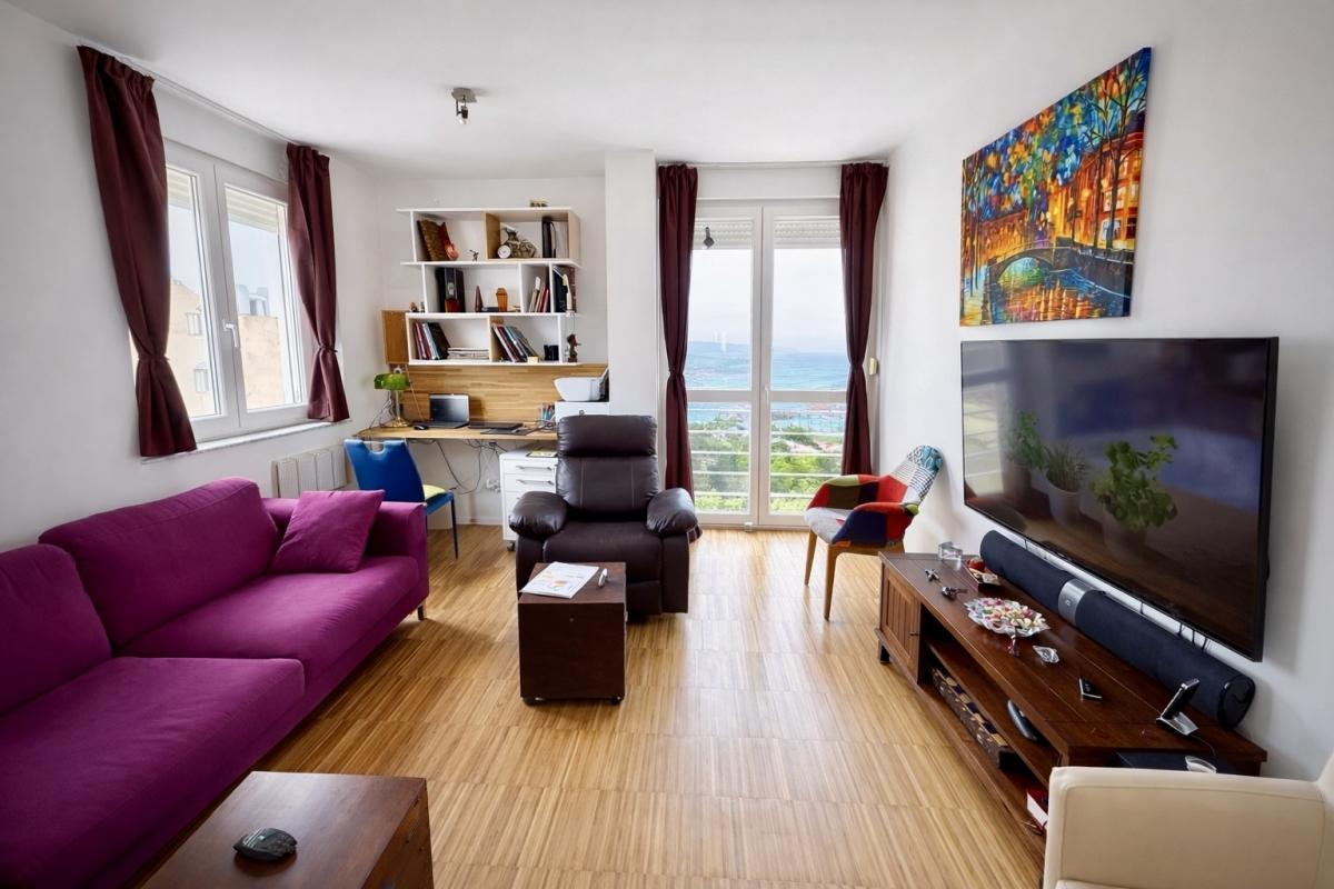 Appartement fonctionnel avec vue imprenable sur la mer