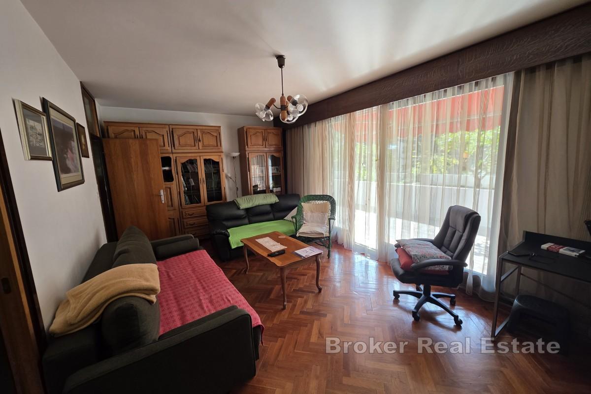 4-Zimmer-Wohnung mit großer Terrasse in Toplage