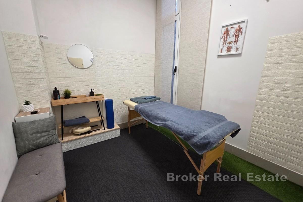 Prostorné komerční prostory na rušném místě