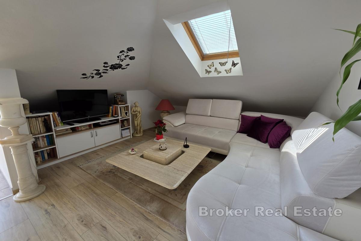 Solrik toromsleilighet med åpen havutsikt