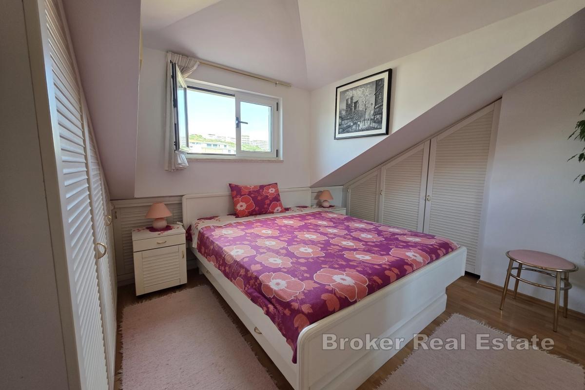 Solrik toromsleilighet med åpen havutsikt