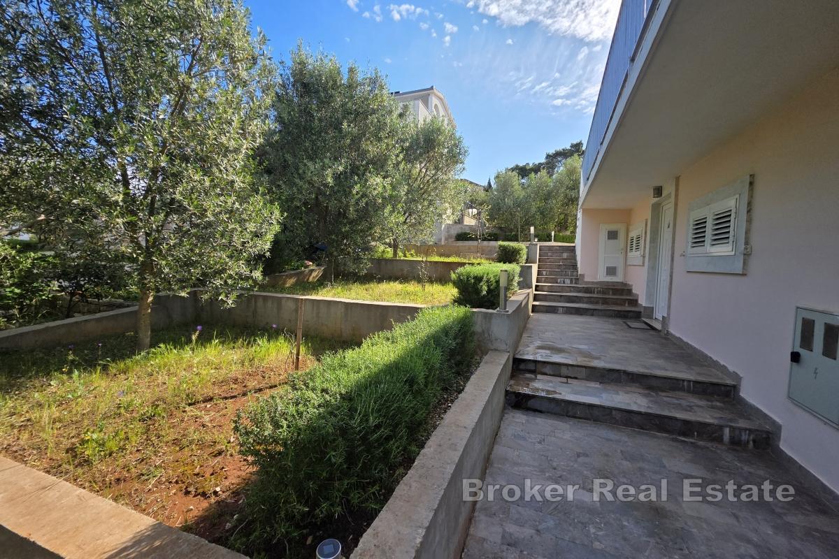 Urokliwy apartamentowiec blisko morza