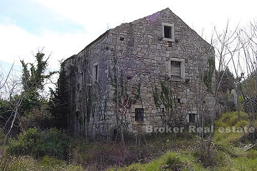 Ile de Lopud - Maison en pierre sur un grand terrain