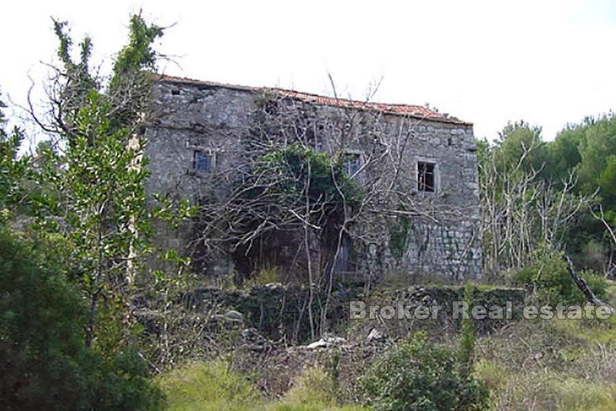 Ile de Lopud - Maison en pierre sur un grand terrain