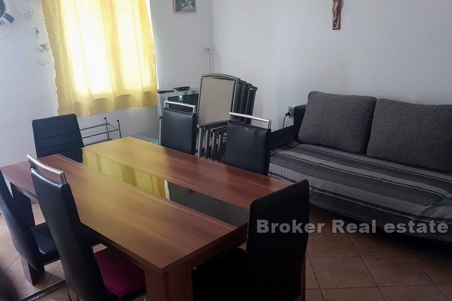 Insel Vir - Familienhaus auf drei Etagen in der Nähe des Meeres