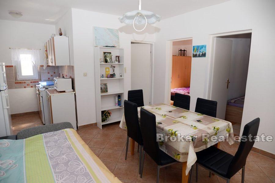 Insel Vir - Familienhaus auf drei Etagen in der Nähe des Meeres