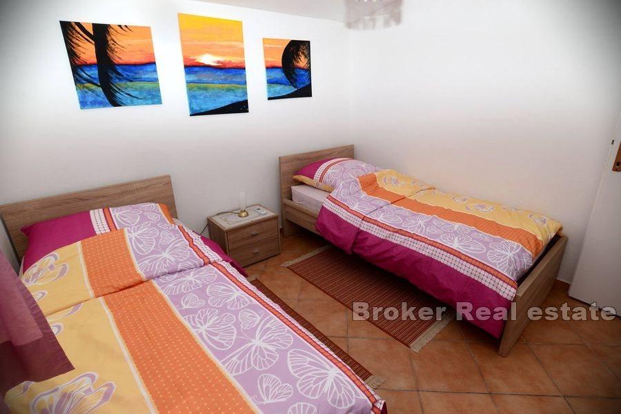 Insel Vir - Familienhaus auf drei Etagen in der Nähe des Meeres