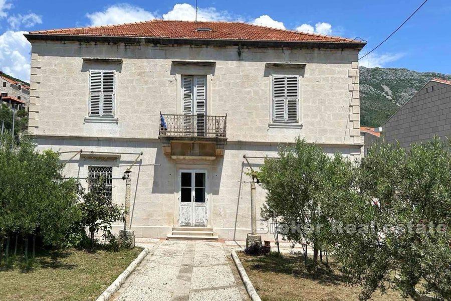 Blízko Dubrovníku - Tradiční vila v první řadě k moři