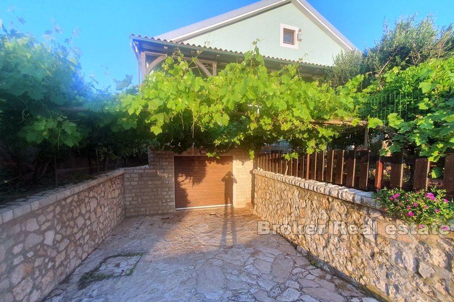 Okolica Zadra - Samostojeća kuća blizu mora