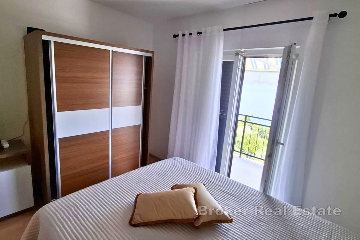 Dvoupokojový apartmán ve výjimečné lokalitě u moře s panoramatickým výhledem