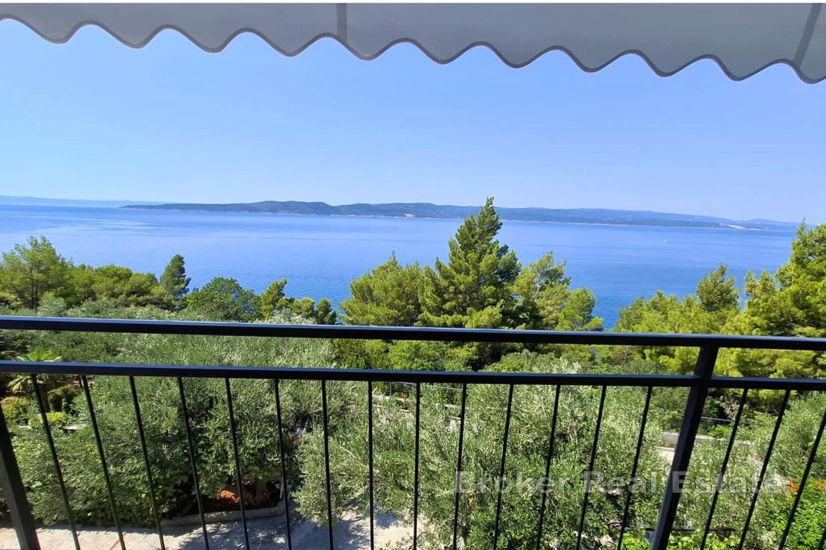 Dvoupokojový apartmán ve výjimečné lokalitě u moře s panoramatickým výhledem