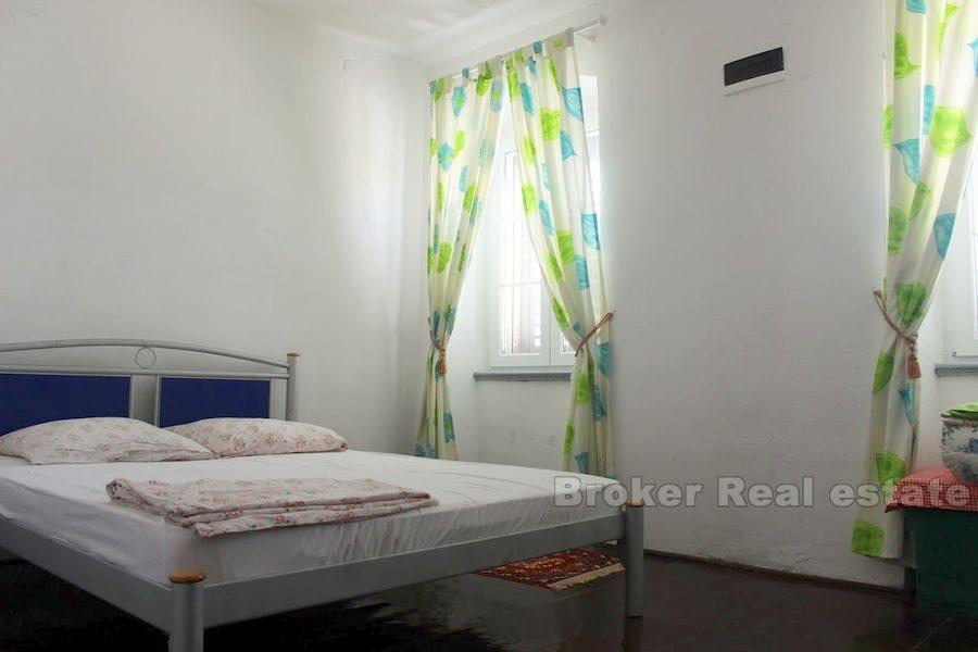 Dom pierwszym rzędzie do morza - Wyspa Zlarin