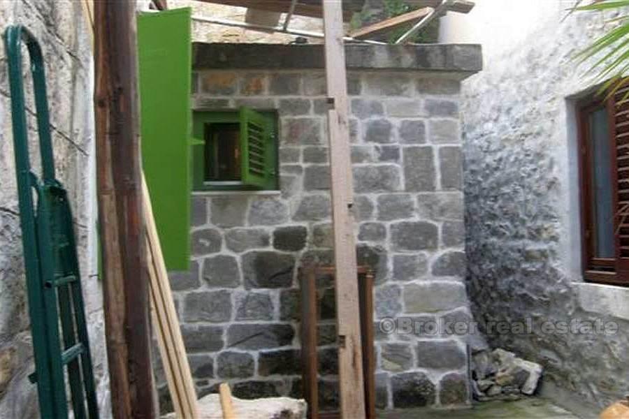 Gammelt steinhus - Split-området