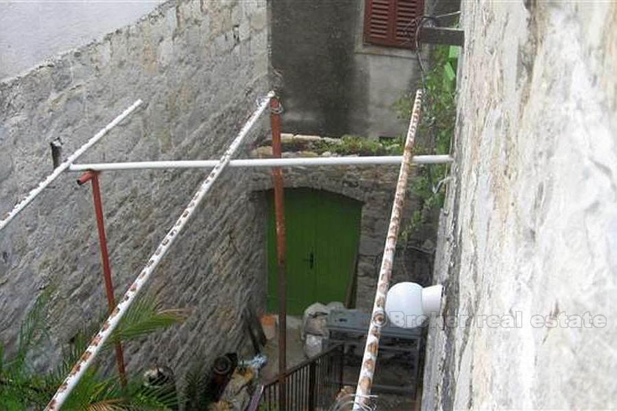 Gammelt steinhus - Split-området