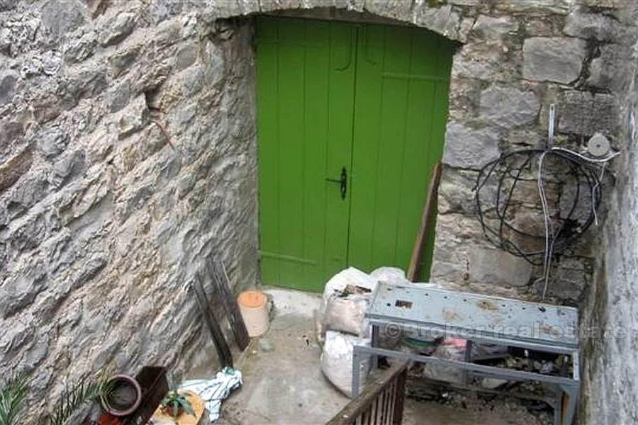 Gammelt steinhus - Split-området
