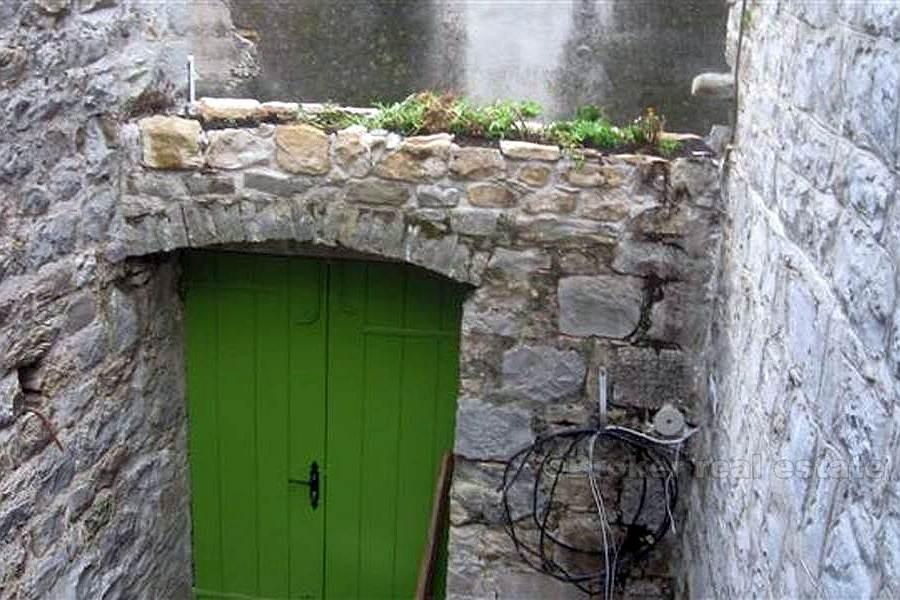 Gammelt steinhus - Split-området