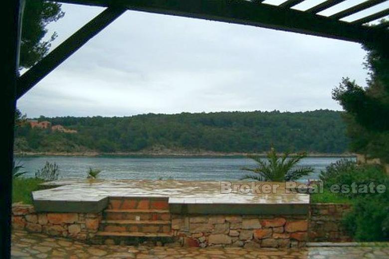Kuća prvi red do mora - otok Brač