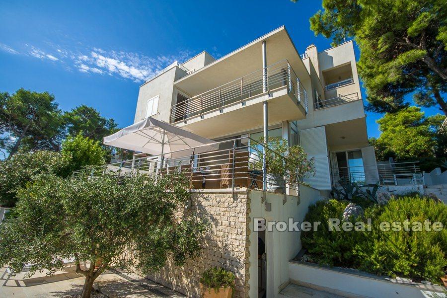 Ostrov Brač, moderní vila s bazénem