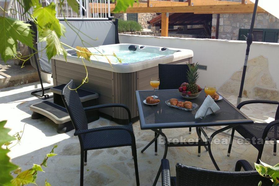 Øya Solta, renovert 2-etasjes hus