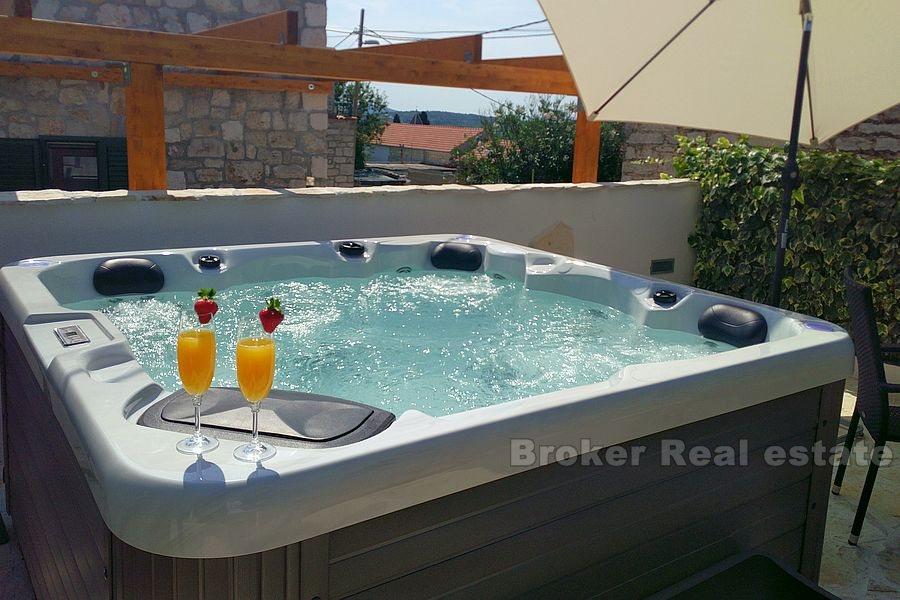 Øya Solta, renovert 2-etasjes hus