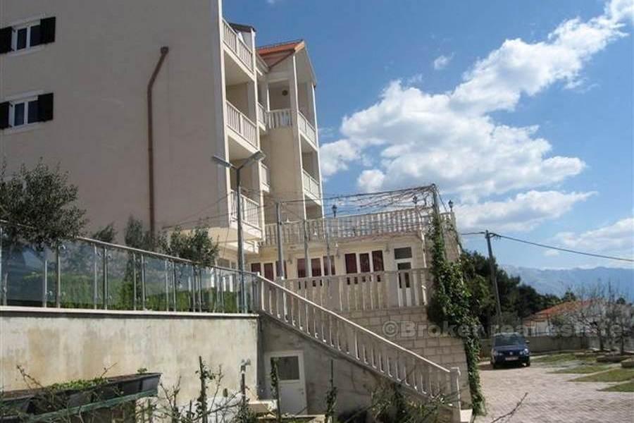 Рядом Омиш - Отель