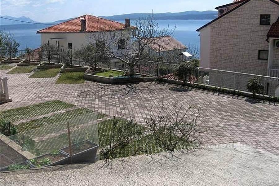 Рядом Омиш - Отель