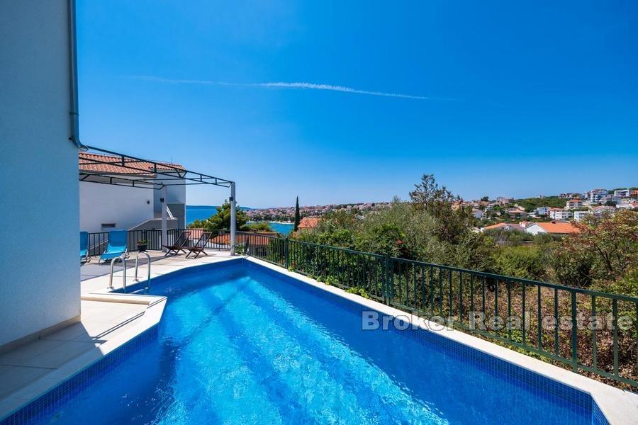 Île de Ciovo, maison avec piscine