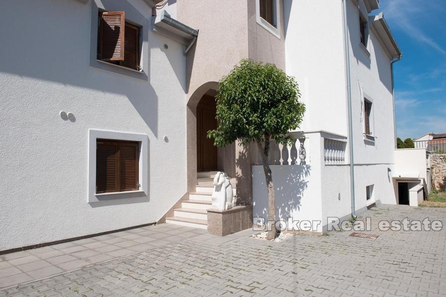 Île de Ciovo, maison avec piscine