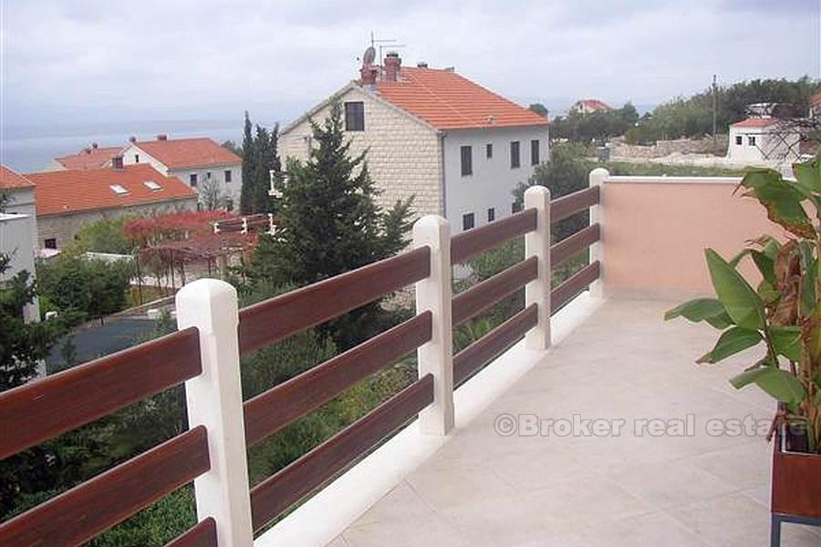 Apartmanska kuća - otok Brač