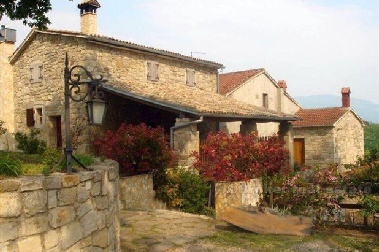 Eko selo s 9 kuća - Pazin