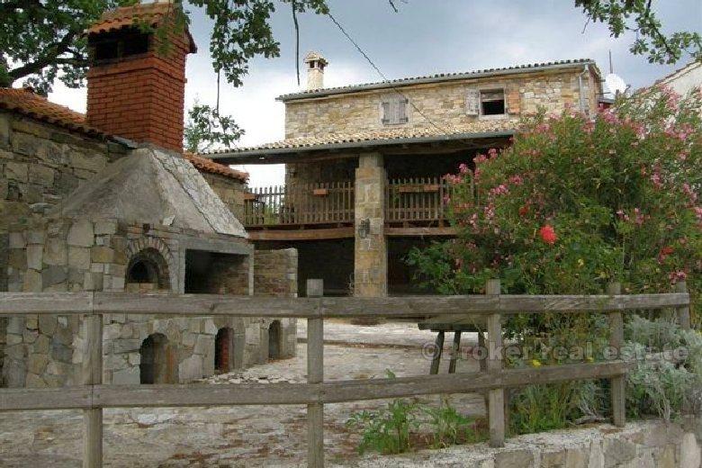 Eko selo s 9 kuća - Pazin